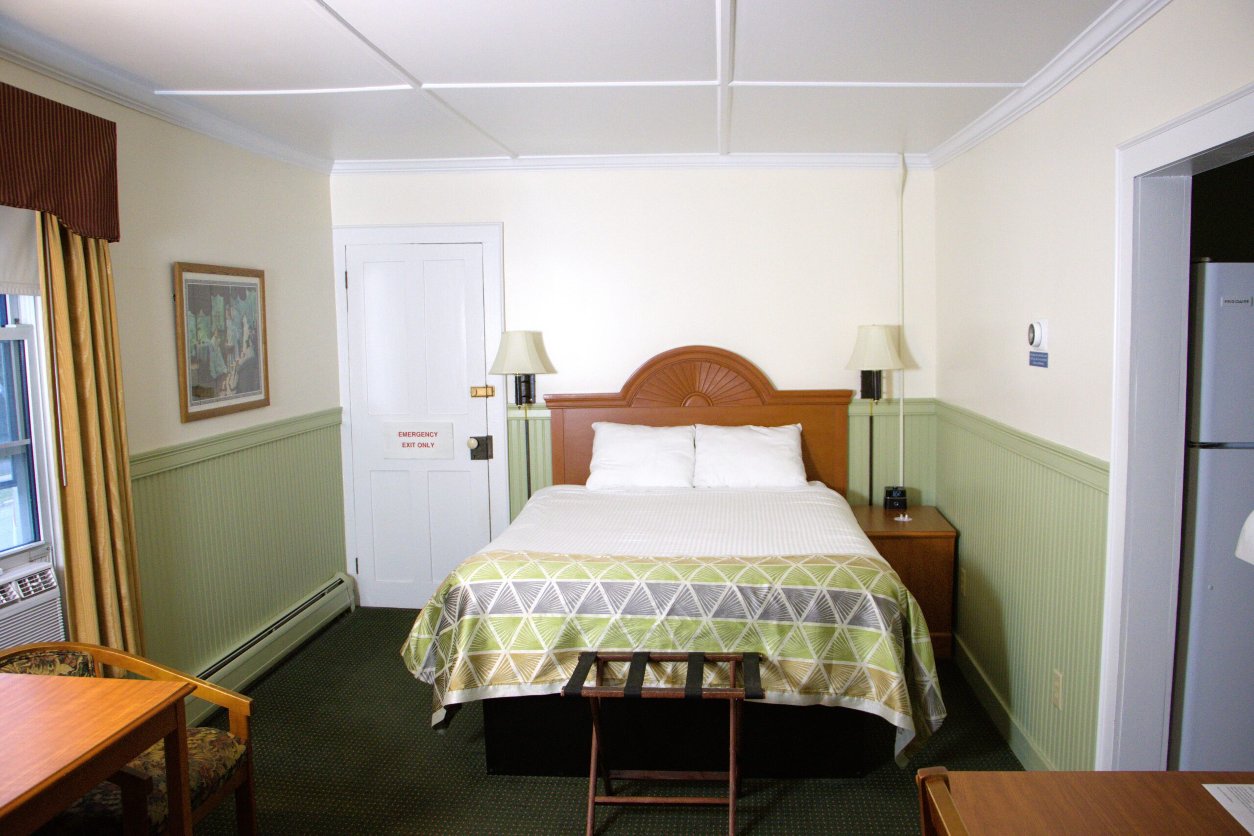 Queen Bed View 4