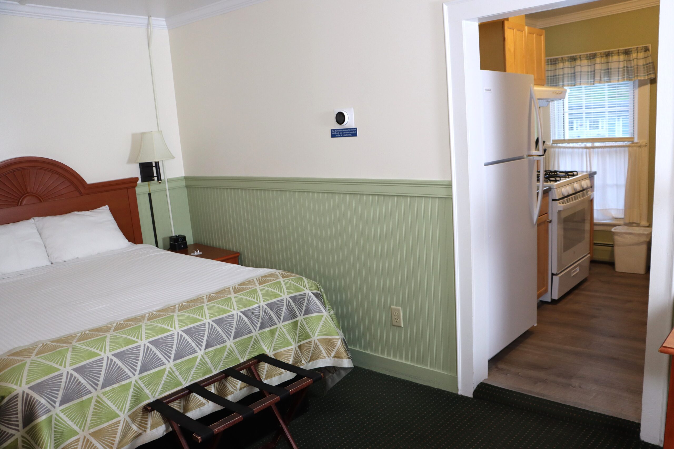 Queen Bed View 5