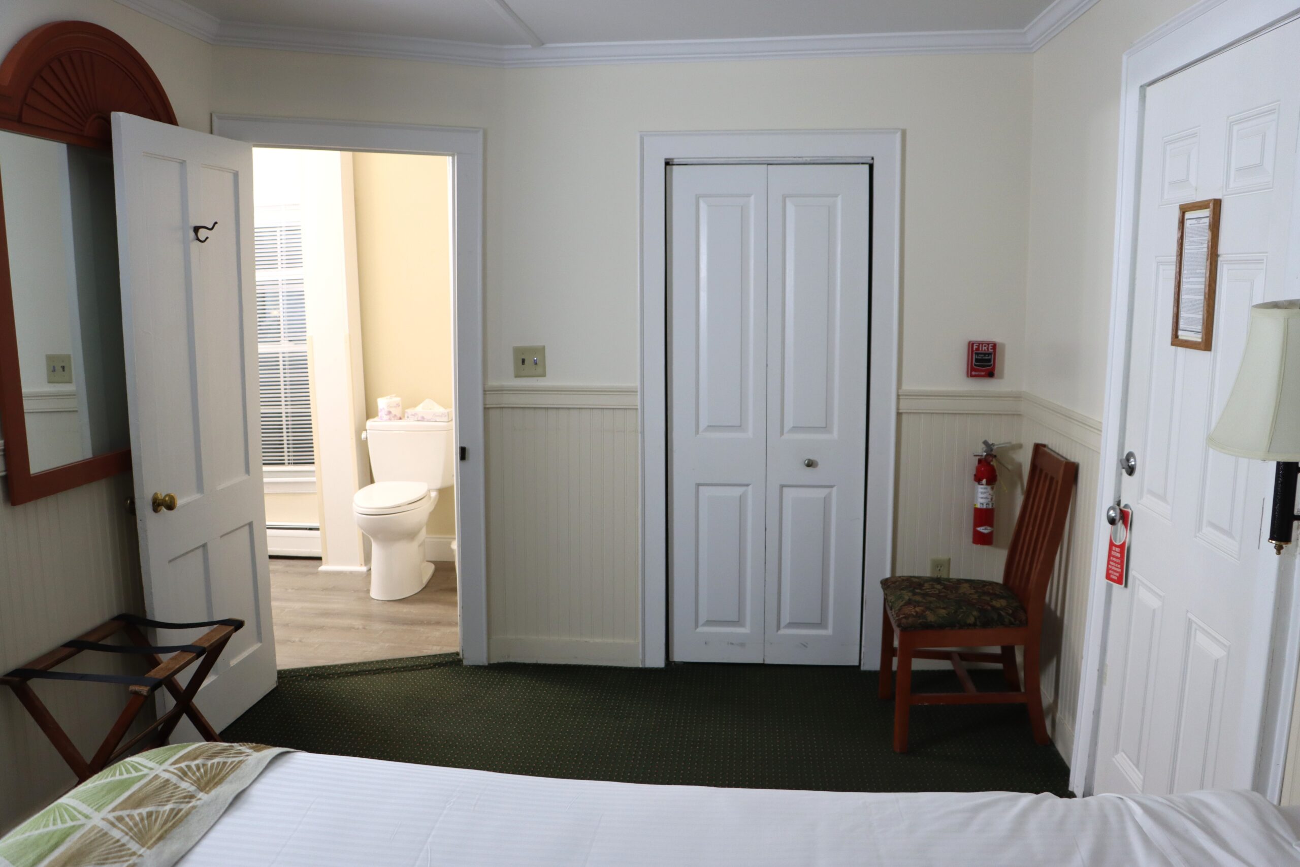 Queen Bed View 11